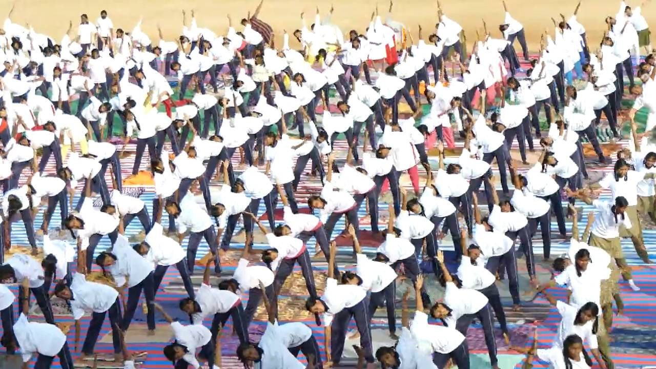 International Yoga Day 2023: Karnataka various district international yoga day celebration here is the photos
