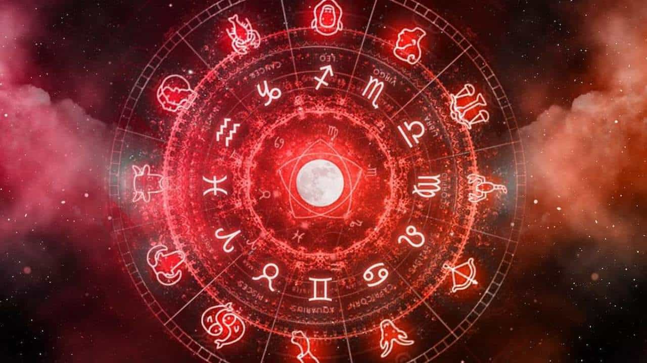Daily Horoscope 19 June: ವಂಶಪಾರಂಪರ್ಯವಾಗಿ ಬಂದ ವಿದ್ಯೆ ದುಡಿಮೆಗೆ ಬಳಕೆ, ಕೃಷಿ ಕ್ಷೇತ್ರದಲ್ಲಿ ಹೊಸತನಕ್ಕೆ ಪ್ರಯತ್ನ Daily Horoscope 19 June: ವಂಶಪಾರಂಪರ್ಯವಾಗಿ ಬಂದ ವಿದ್ಯೆ ದುಡಿಮೆಗೆ ಬಳಕೆ, ಕೃಷಿ ಕ್ಷೇತ್ರದಲ್ಲಿ ಹೊಸತನಕ್ಕೆ ಪ್ರಯತ್ನ