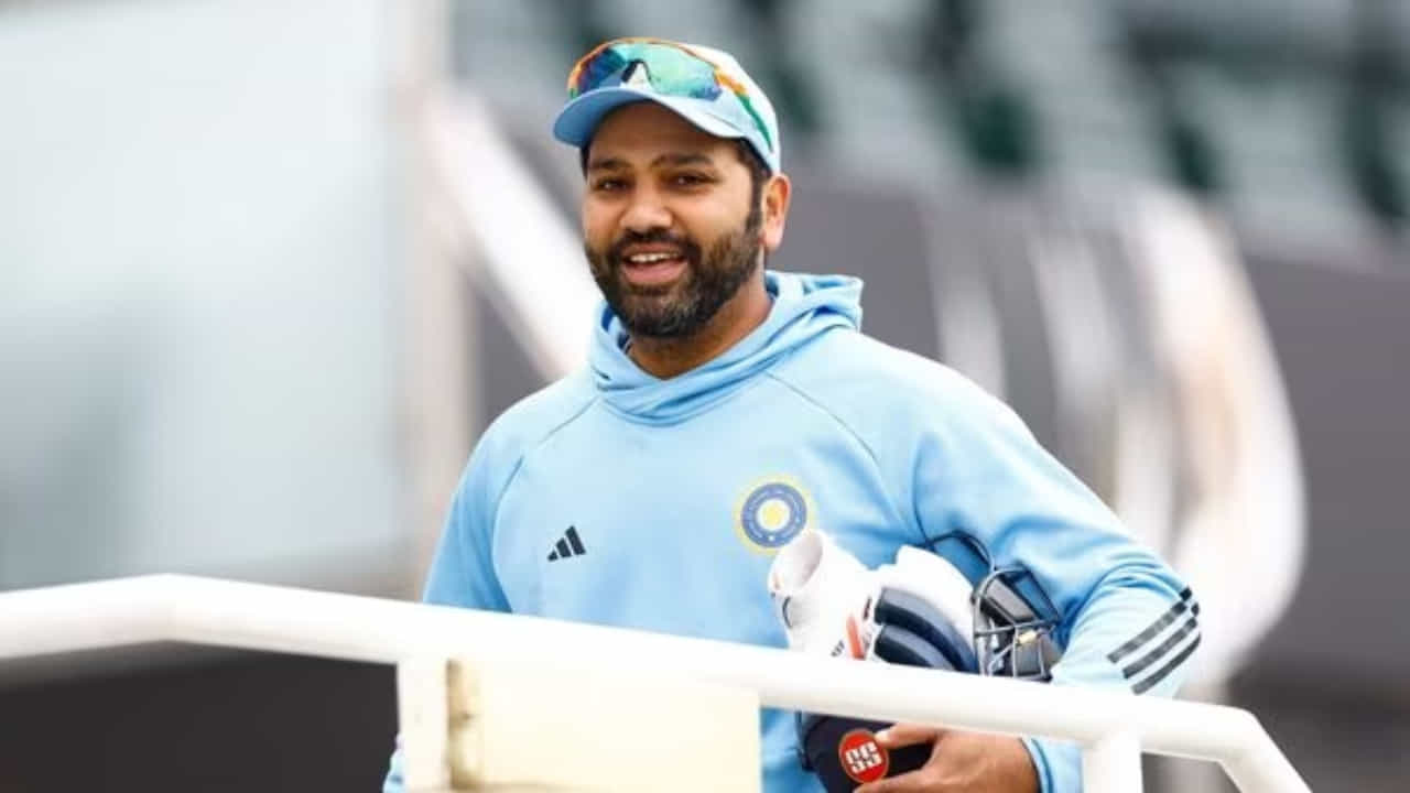ಟೀಂ ಇಂಡಿಯಾ ಮುಂದಿನ ತಿಂಗಳು ವೆಸ್ಟ್ ಇಂಡೀಸ್ ಪ್ರವಾಸ ಕೈಗೊಳ್ಳಲಿದೆ. ಈ ಪ್ರವಾಸದಲ್ಲಿ ಟೀಂ ಇಂಡಿಯಾ ಎರಡು ಟೆಸ್ಟ್, ಮೂರು ಏಕದಿನ ಹಾಗೂ ಐದು ಪಂದ್ಯಗಳ ಟಿ20 ಸರಣಿಯನ್ನು ಆಡಲಿದೆ. ಬಿಸಿಸಿಐನ ಆಯ್ಕೆ ಸಮಿತಿಯು ಶುಕ್ರವಾರ ಈ ಪ್ರವಾಸಕ್ಕಾಗಿ ಟೆಸ್ಟ್ ಮತ್ತು ಏಕದಿನ ತಂಡವನ್ನು ಪ್ರಕಟಿಸಿದೆ.