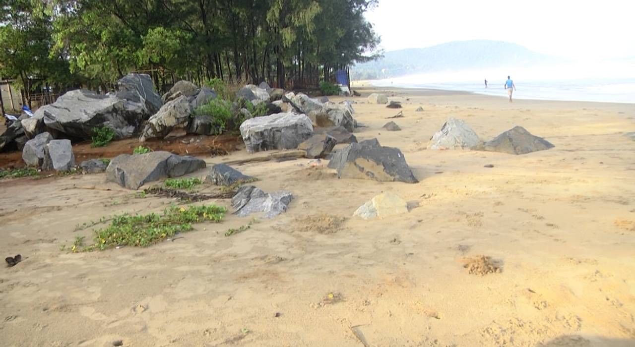 coastal erosion in Uttar Kannada sea barrier destroyed  