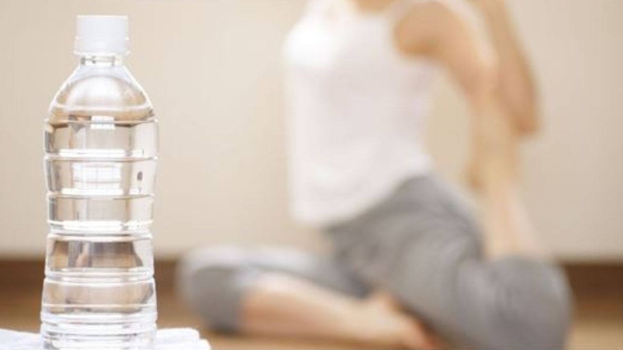 International Yoga Day 2023: ಯೋಗ ಮಾಡುವಾಗ ನೀರು ಕುಡಿಯಬಹುದೇ? ಯೋಗ ಮಾಡ್ತಾ ಮಾಡ್ತಾ ನೀರನ್ನು ಕುಡಿಯುವುದು ಹೇಗೆ? International Yoga Day 2023: ಯೋಗ ಮಾಡುವಾಗ ನೀರು ಕುಡಿಯಬಹುದೇ? ಯೋಗ ಮಾಡ್ತಾ ಮಾಡ್ತಾ ನೀರನ್ನು ಕುಡಿಯುವುದು ಹೇಗೆ?