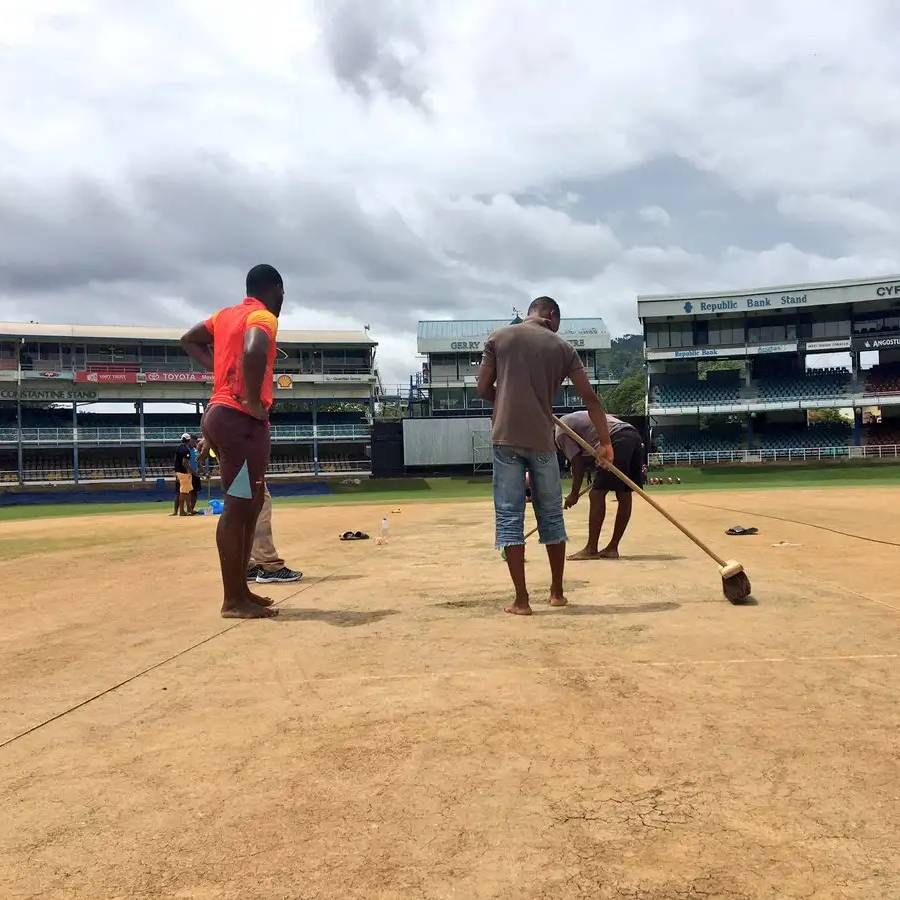 ಈ ಪಿಚ್​ನಲ್ಲಿ ಅಂತಿಮ ಎರಡು ದಿನಗಳಲ್ಲಿ ಸ್ಪಿನ್ನರ್‌ಗಳು ಪರಿಣಾಮಕಾರಿ ಆಗಲಿದ್ದಾರೆ. ಇಲ್ಲಿ ಆಡಿದ 61 ಟೆಸ್ಟ್‌ಗಳಲ್ಲಿ, ಮೊದಲು ಬ್ಯಾಟಿಂಗ್ ಮಾಡಿದ ತಂಡವು 20 ಪಂದ್ಯಗಳನ್ನು ಗೆದ್ದಿದೆ, ಚೇಸಿಂಗ್ ತಂಡವು 18 ರಲ್ಲಿ ವಿಜಯಶಾಲಿಯಾಗಿದೆ. ಕ್ವೀನ್ಸ್ ಪಾರ್ಕ್ ಓವಲ್‌ನಲ್ಲಿ ಮೊದಲ ಇನ್ನಿಂಗ್ಸ್ ಸರಾಸರಿ  ಸ್ಕೋರ್ 300 ಕ್ಕಿಂತ ಅಧಿಕವಿದೆ.