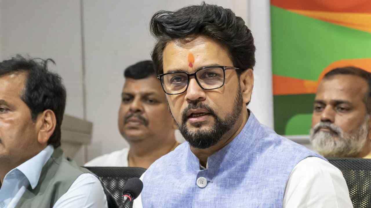ಮಣಿಪುರ ಗಲಭೆ: 'ಇಂಡಿಯಾ' ಮೈತ್ರಿಕೂಟ ದ್ವಂದ್ವ ನೀತಿ ಅನುಸರಿಸುತ್ತಿದೆ: ಕೇಂದ್ರ ಸಚಿವ ಅನುರಾಗ್ ಠಾಕೂರ್ ಕಿಡಿ ಮಣಿಪುರ ಗಲಭೆ: 'ಇಂಡಿಯಾ' ಮೈತ್ರಿಕೂಟ ದ್ವಂದ್ವ ನೀತಿ ಅನುಸರಿಸುತ್ತಿದೆ: ಕೇಂದ್ರ ಸಚಿವ ಅನುರಾಗ್ ಠಾಕೂರ್ ಕಿಡಿ