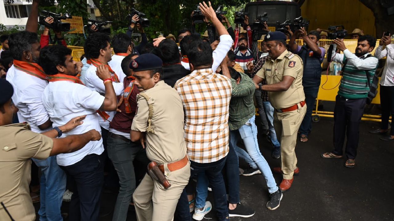 ಉಡುಪಿ ಕಾಲೇಜಿನ ಶೌಚಾಲಯದಲ್ಲಿ ಚಿತ್ರೀಕರಣ: ಗೃಹ ಸಚಿವರ ಮನೆಗೆ ನುಗ್ಗಲು ಯತ್ನ, ಬಿಜೆಪಿ ಕಾರ್ಯಕರ್ತರು ಪೊಲೀಸ್ ವಶಕ್ಕೆ