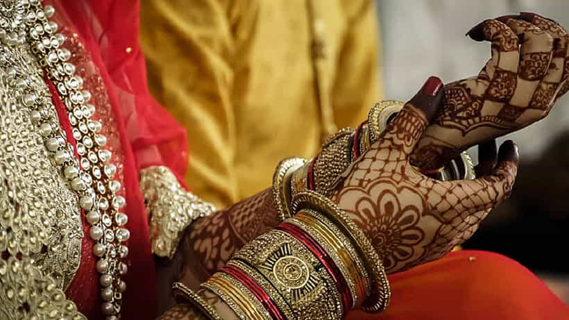Online Marriage: ಧಾರಾಕಾರ ಮಳೆ; ವಿಡಿಯೋ ಕಾಲ್ ಮೂಲಕ ನೆರವೇರಿದ ಮದುವೆ
