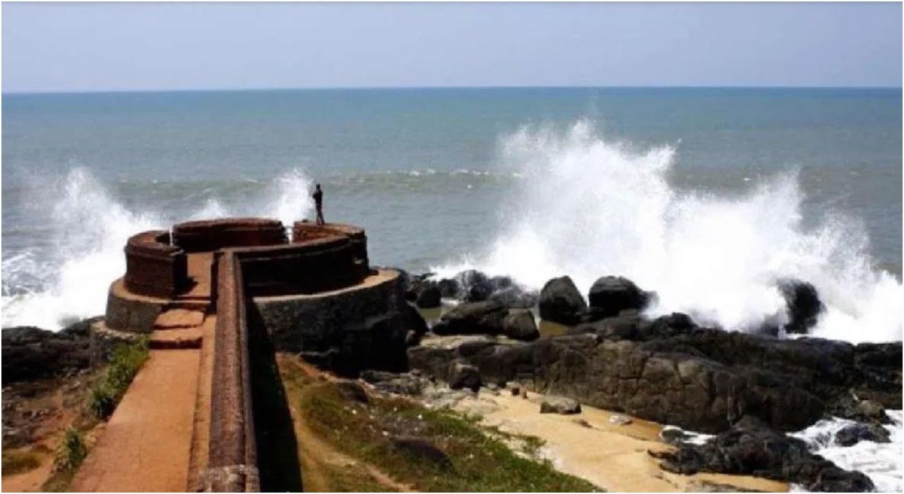 Bekal Fort: ಬೇಕಲ ಕೋಟೆ ಬಳಿ ನೈತಿಕ ಪೊಲೀಸ್ ಗಿರಿ, ಪ್ರವಾಸಿಗರ ಮೇಲೆ ಮಾರಕಾಸ್ತ್ರಗಳಿಂದ ಹಲ್ಲೆ; ನಾಲ್ವರ ಬಂಧನ