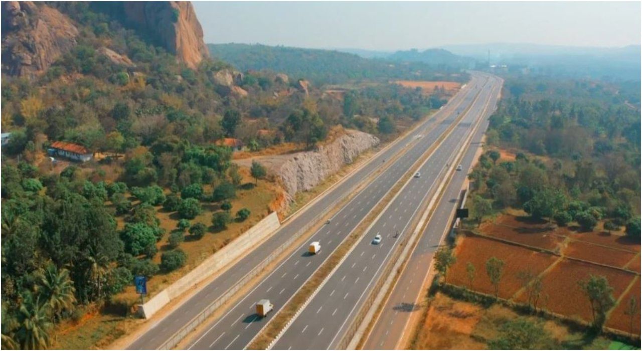ಬೆಂಗಳೂರು ಮೈಸೂರು ಎಕ್ಸ್ಪ್ರೆಸ್ ವೇಯಲ್ಲಿ ಅಪಘಾತ ಹೆಚ್ಚಳ; ವಿಶೇಷ ಸಮಿತಿ ರಚಿಸಿದ ಹೆದ್ದಾರಿ ಪ್ರಾಧಿಕಾರ ಬೆಂಗಳೂರು ಮೈಸೂರು ಎಕ್ಸ್ಪ್ರೆಸ್ ವೇಯಲ್ಲಿ ಅಪಘಾತ ಹೆಚ್ಚಳ; ವಿಶೇಷ ಸಮಿತಿ ರಚಿಸಿದ ಹೆದ್ದಾರಿ ಪ್ರಾಧಿಕಾರ