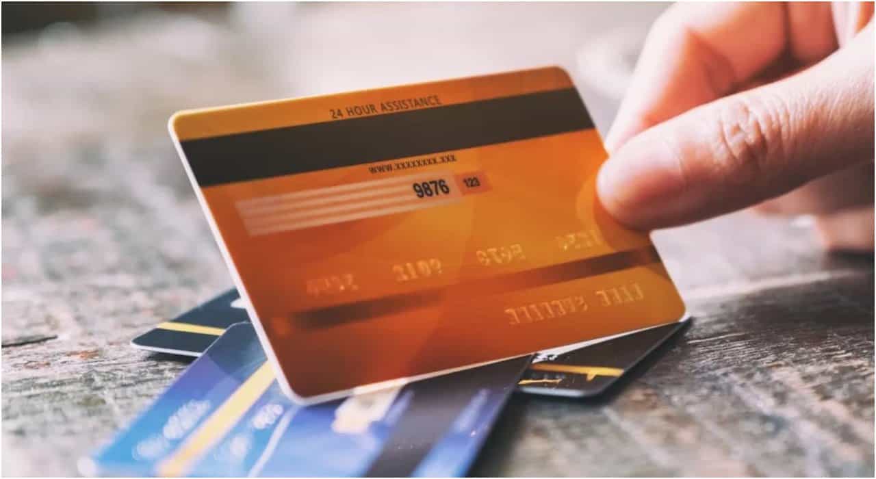 Flipkart Axis Credit Card: ಫ್ಲಿಪ್ಕಾರ್ಟ್ ಆಕ್ಸಿಸ್ ಬ್ಯಾಂಕ್ ಕ್ರೆಡಿಟ್ ಕಾರ್ಡ್ ಕ್ಯಾಷ್ಬ್ಯಾಕ್, ರಿವಾರ್ಡ್ಸ್ಗೆ ಕತ್ತರಿ! Flipkart Axis Credit Card: ಫ್ಲಿಪ್ಕಾರ್ಟ್ ಆಕ್ಸಿಸ್ ಬ್ಯಾಂಕ್ ಕ್ರೆಡಿಟ್ ಕಾರ್ಡ್ ಕ್ಯಾಷ್ಬ್ಯಾಕ್, ರಿವಾರ್ಡ್ಸ್ಗೆ ಕತ್ತರಿ!
