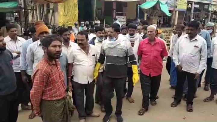 ಪ್ರತಿ ಭಾನುವಾರ ಜಗಳೂರು ಪಟ್ಟಣದಲ್ಲಿ ಕಸಗುಡಿಸುವೆ ಎಂದ ಕಾಂಗ್ರೆಸ್ ಶಾಸಕ ದೇವೇಂದ್ರಪ್ಪ, ಇಂದಿರಾ ಕ್ಯಾಂಟೀನ್ನಲ್ಲಿ ಊಟ ಮಾಡಿದರು ಪ್ರತಿ ಭಾನುವಾರ ಜಗಳೂರು ಪಟ್ಟಣದಲ್ಲಿ ಕಸಗುಡಿಸುವೆ ಎಂದ ಕಾಂಗ್ರೆಸ್ ಶಾಸಕ ದೇವೇಂದ್ರಪ್ಪ, ಇಂದಿರಾ ಕ್ಯಾಂಟೀನ್ನಲ್ಲಿ ಊಟ ಮಾಡಿದರು
