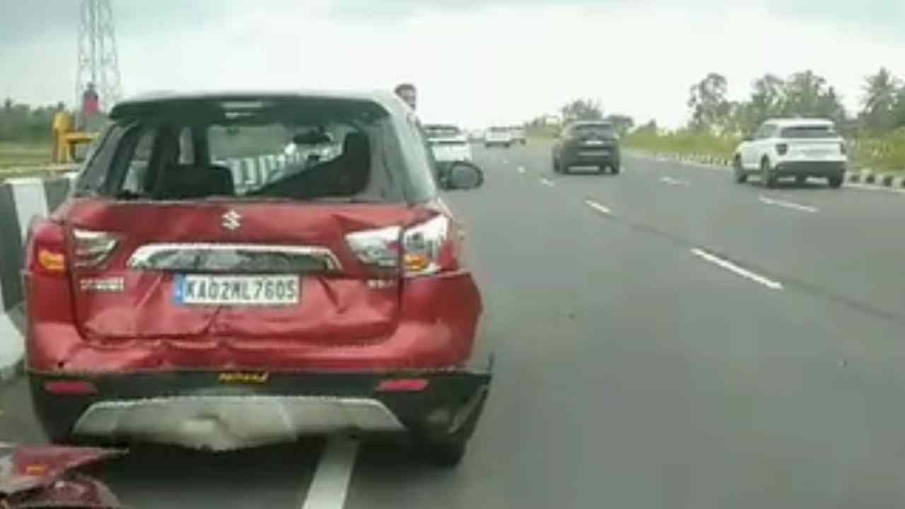Bengaluru-Mysore Expressway: ಸರಣಿ ಅಪಘಾತ: ಮುಂದೆ ತೆರಳುತ್ತಿದ್ದ 3 ಕಾರುಗಳಿಗೆ KSRTC ಬಸ್ ಡಿಕ್ಕಿ, ಇಬ್ಬರ ಸ್ಥಿತಿ ಗಂಭೀರ Bengaluru-Mysore Expressway: ಸರಣಿ ಅಪಘಾತ: ಮುಂದೆ ತೆರಳುತ್ತಿದ್ದ 3 ಕಾರುಗಳಿಗೆ KSRTC ಬಸ್ ಡಿಕ್ಕಿ, ಇಬ್ಬರ ಸ್ಥಿತಿ ಗಂಭೀರ