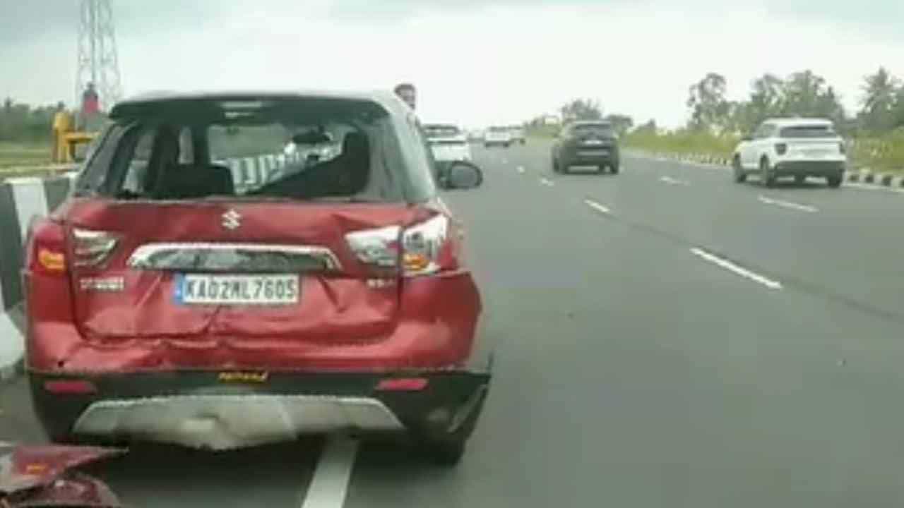 Bengaluru-Mysore Expressway: ಸರಣಿ ಅಪಘಾತ: ಮುಂದೆ ತೆರಳುತ್ತಿದ್ದ 3 ಕಾರುಗಳಿಗೆ KSRTC ಬಸ್ ಡಿಕ್ಕಿ, ಇಬ್ಬರ ಸ್ಥಿತಿ ಗಂಭೀರ Bengaluru-Mysore Expressway: ಸರಣಿ ಅಪಘಾತ: ಮುಂದೆ ತೆರಳುತ್ತಿದ್ದ 3 ಕಾರುಗಳಿಗೆ KSRTC ಬಸ್ ಡಿಕ್ಕಿ, ಇಬ್ಬರ ಸ್ಥಿತಿ ಗಂಭೀರ