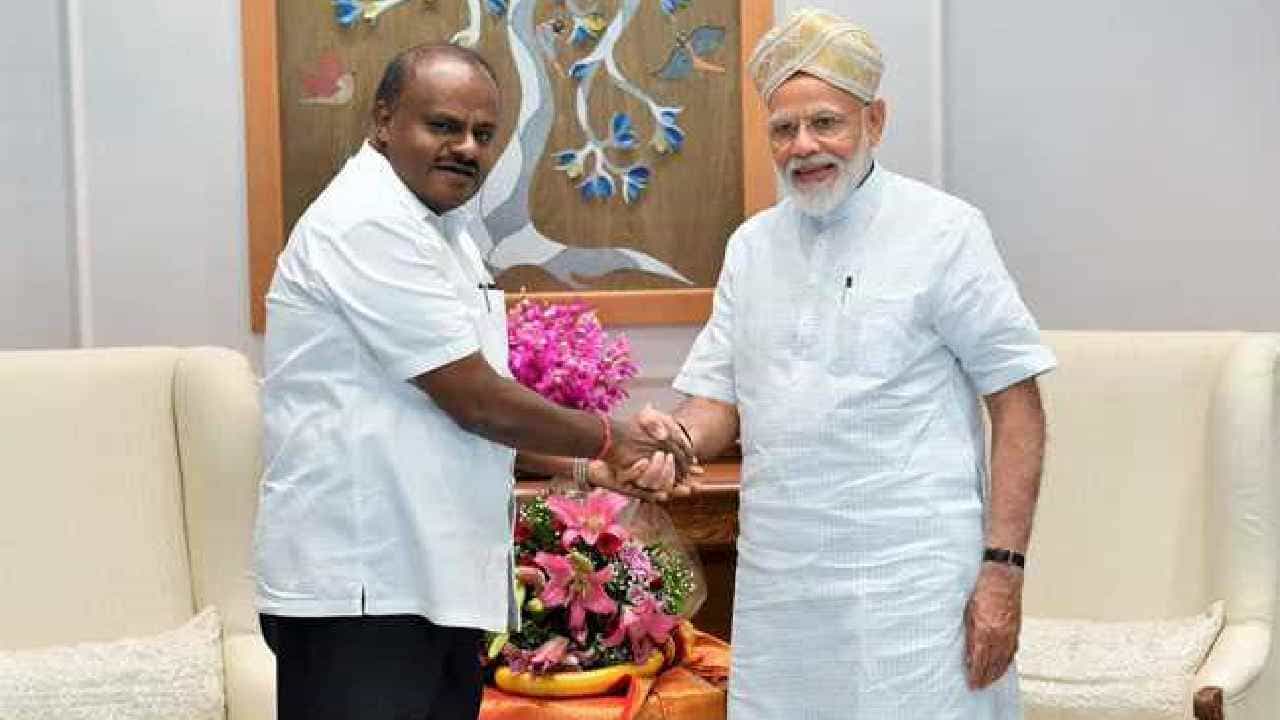 ತೆನೆ ಹೊತ್ತ ಮಹಿಳೆ ಬಹುತೇಕ ಕಮಲ ಮುಡಿಯುವುದು ಫಿಕ್ಸ್, BJP ಜತೆ ಮೈತ್ರಿ ಹಿಂದಿದೆ ಜೆಡಿಎಸ್ ಲೆಕ್ಕಾಚಾರ! ತೆನೆ ಹೊತ್ತ ಮಹಿಳೆ ಬಹುತೇಕ ಕಮಲ ಮುಡಿಯುವುದು ಫಿಕ್ಸ್, BJP ಜತೆ ಮೈತ್ರಿ ಹಿಂದಿದೆ ಜೆಡಿಎಸ್ ಲೆಕ್ಕಾಚಾರ!