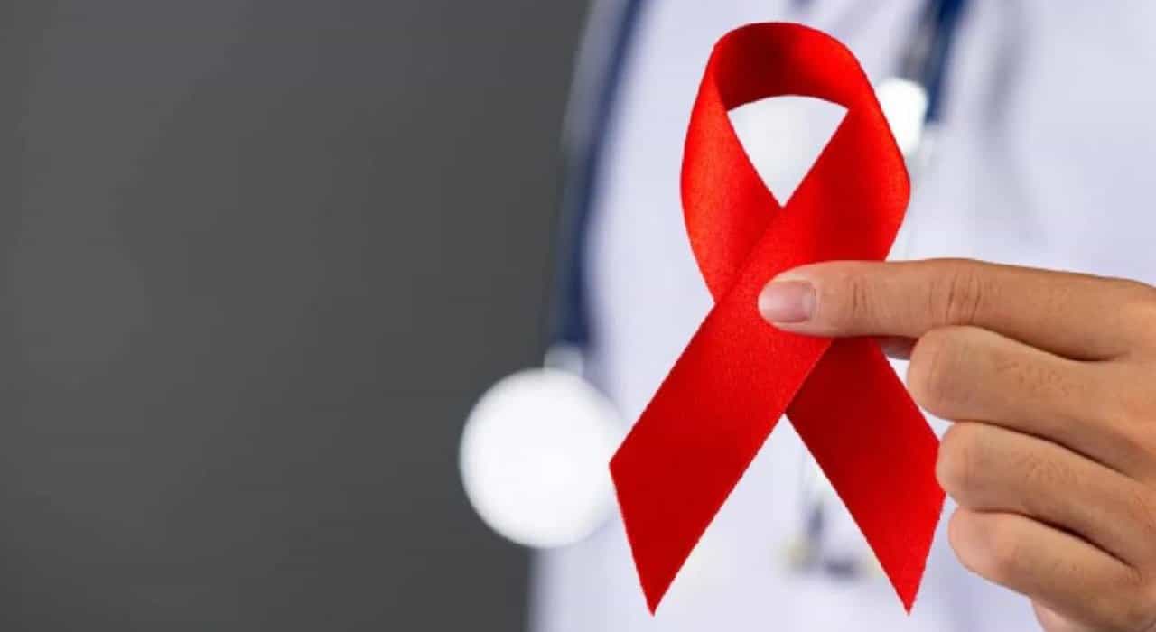 HIV AIDS: ಎಚ್ಐವಿ ಏಡ್ಸ್ ಕುರಿತು ಈಗಲೂ ತಿಳಿದುಕೊಳ್ಳಬೇಕಾದ ಅಂಶಗಳಿವು HIV AIDS: ಎಚ್ಐವಿ ಏಡ್ಸ್ ಕುರಿತು ಈಗಲೂ ತಿಳಿದುಕೊಳ್ಳಬೇಕಾದ ಅಂಶಗಳಿವು