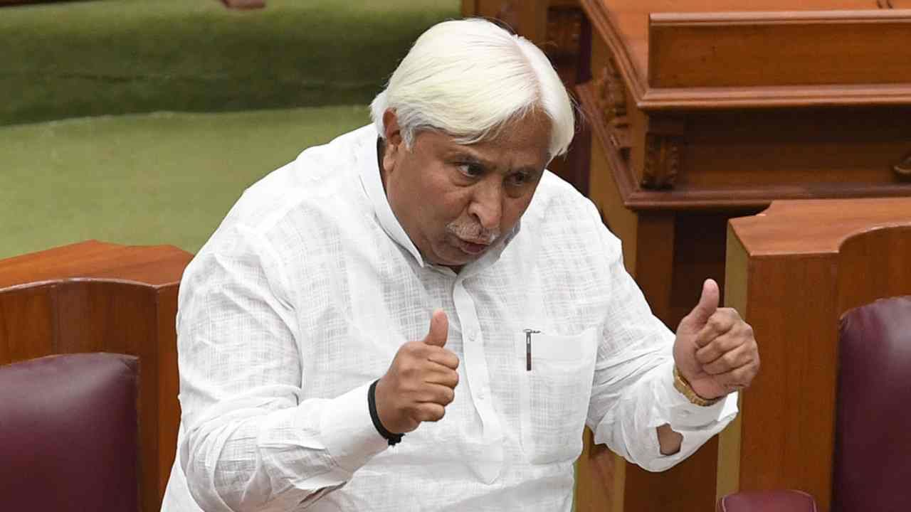 ರಾಜ್ಯದ ಇತಿಹಾಸದಲ್ಲಿ ವಿಪಕ್ಷ ನಾಯಕನಿಲ್ಲದೆ ಮೊದಲ ಅಧಿವೇಶನ: ಇದು ದುರ್ದೈವ ಎಂದ ಸಚಿವ ಹೆಚ್ಕೆ ಪಾಟೀಲ್ ರಾಜ್ಯದ ಇತಿಹಾಸದಲ್ಲಿ ವಿಪಕ್ಷ ನಾಯಕನಿಲ್ಲದೆ ಮೊದಲ ಅಧಿವೇಶನ: ಇದು ದುರ್ದೈವ ಎಂದ ಸಚಿವ ಹೆಚ್ಕೆ ಪಾಟೀಲ್