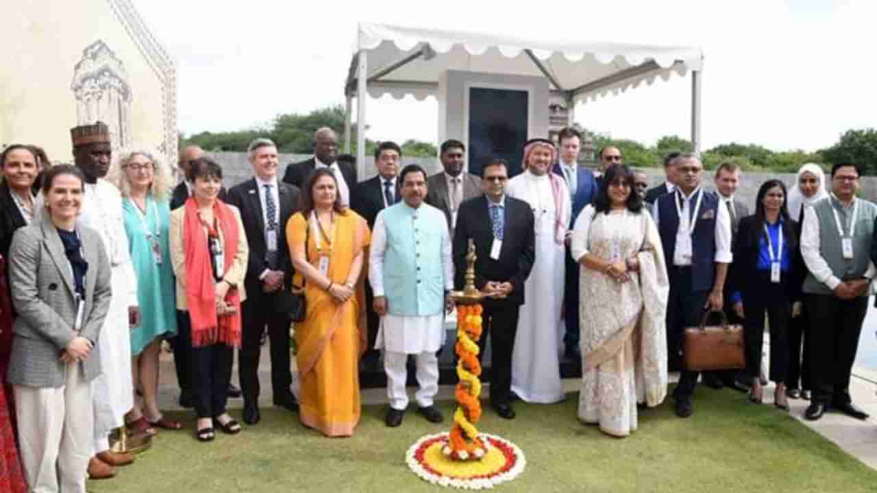 Hampi G20 Summit 2023: ಹಂಪಿಯಲ್ಲಿ ಆಯೋಜಿಸಲಾದ 3ನೇ ಸಿಡಬ್ಲ್ಯೂಜಿ ಸಂಸ್ಕೃತಿ ಸಭೆ ಉದ್ಘಾಟಿಸಿದ ಪ್ರಲ್ಹಾದ್ ಜೋಶಿ