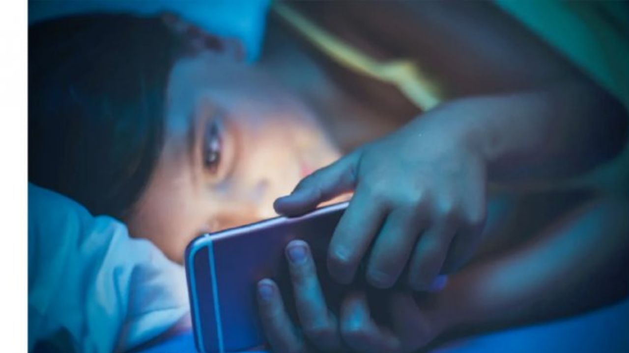 Smartphone vision syndrome: ಡ್ರೈ- ಐ ಸಿಂಡ್ರೋಮ್ನಿಂದ ಬಳಲುತ್ತಿರುವ ಭಾರತದ 2 ಕೋಟಿ ಜನ, ಇಲ್ಲಿದೆ ತಜ್ಞರ ಆತಂಕಕಾರಿ ವರದಿ
