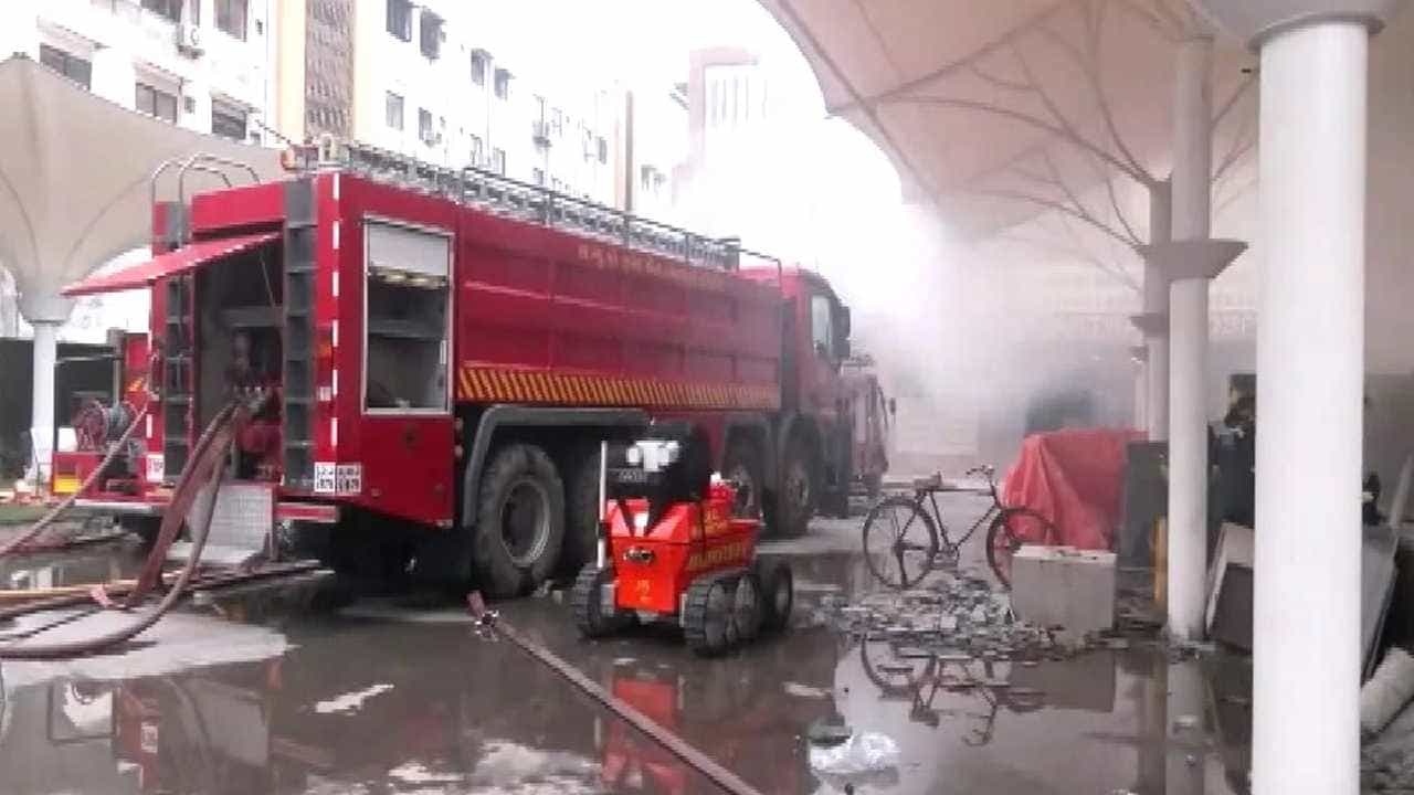 Ahmedabad Hospital Fire: ಅಹಮದಾಬಾದ್ನ ಆಸ್ಪತ್ರೆಯಲ್ಲಿ ಅಗ್ನಿ ಅವಘಡ, 100ಕ್ಕೂ ಅಧಿಕ ರೋಗಿಗಳ ಸ್ಥಳಾಂತರ Ahmedabad Hospital Fire: ಅಹಮದಾಬಾದ್ನ ಆಸ್ಪತ್ರೆಯಲ್ಲಿ ಅಗ್ನಿ ಅವಘಡ, 100ಕ್ಕೂ ಅಧಿಕ ರೋಗಿಗಳ ಸ್ಥಳಾಂತರ