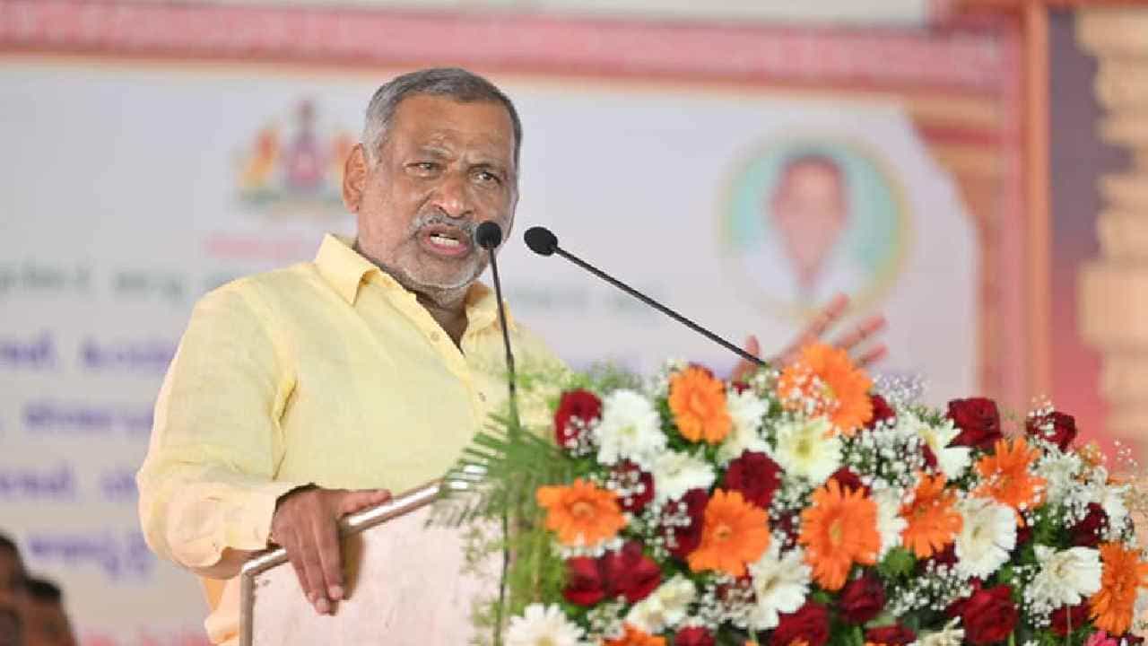 JC Madhuswamy: ಕಾಂಗ್ರೆಸ್ ಸೇರ್ಪಡೆ ವದಂತಿಗೆ ತೆರೆ ಎಳೆದ ಮಾಜಿ ಸಚಿವ ಜೆಸಿ ಮಾಧುಸ್ವಾಮಿ JC Madhuswamy: ಕಾಂಗ್ರೆಸ್ ಸೇರ್ಪಡೆ ವದಂತಿಗೆ ತೆರೆ ಎಳೆದ ಮಾಜಿ ಸಚಿವ ಜೆಸಿ ಮಾಧುಸ್ವಾಮಿ