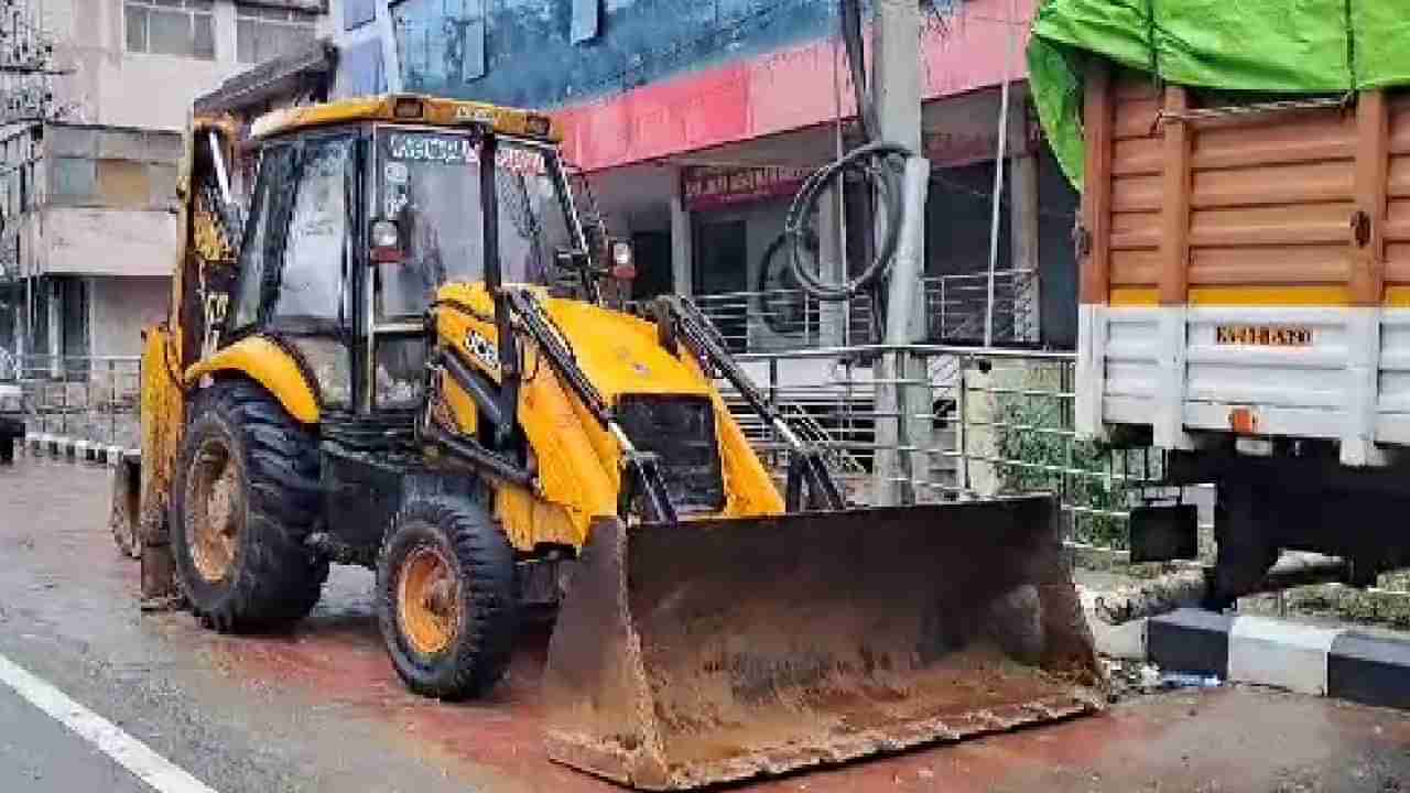 ಶಿವಮೊಗ್ಗದಲ್ಲಿ ಎಟಿಎಂ ದರೋಡೆಗೆ ಜೆಸಿಬಿ ಕದ್ದು ತಂದ ಖದೀಮರು, ಮುಂದೇನಾಯ್ತು?