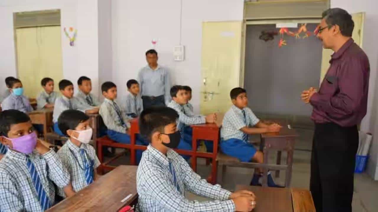 Navodaya Admissions 2024: ಅರ್ಜಿ ಸಲ್ಲಿಸಲು ಆಗಸ್ಟ್ 10 ಕೊನೆಯ ದಿನಾಂಕ; ಅಪ್ಲೈ ಮಾಡುವ ವಿಧಾನ ಇಲ್ಲಿದೆ Navodaya Admissions 2024: ಅರ್ಜಿ ಸಲ್ಲಿಸಲು ಆಗಸ್ಟ್ 10 ಕೊನೆಯ ದಿನಾಂಕ; ಅಪ್ಲೈ ಮಾಡುವ ವಿಧಾನ ಇಲ್ಲಿದೆ