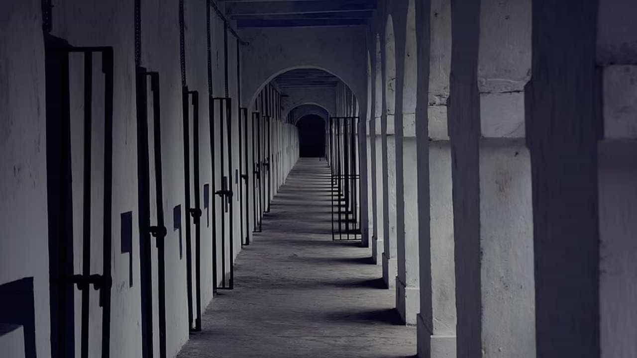 Andaman Cellular Jail: ಶೀಘ್ರ ಅಂಡಮಾನ್ ಜೈಲಿಗೆ ಉತ್ತರ ಭಾರತ ಜೈಲಿನಲ್ಲಿರುವ 15 ಕ್ರಿಮಿನಲ್ಸ್ಗಳ ಸ್ಥಳಾಂತರ Andaman Cellular Jail: ಶೀಘ್ರ ಅಂಡಮಾನ್ ಜೈಲಿಗೆ ಉತ್ತರ ಭಾರತ ಜೈಲಿನಲ್ಲಿರುವ 15 ಕ್ರಿಮಿನಲ್ಸ್ಗಳ ಸ್ಥಳಾಂತರ