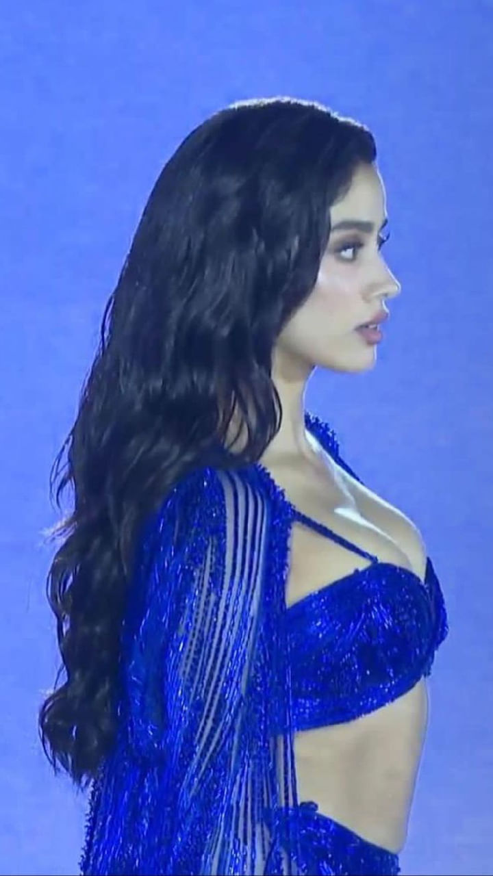 Janhvi Kapoor (33)