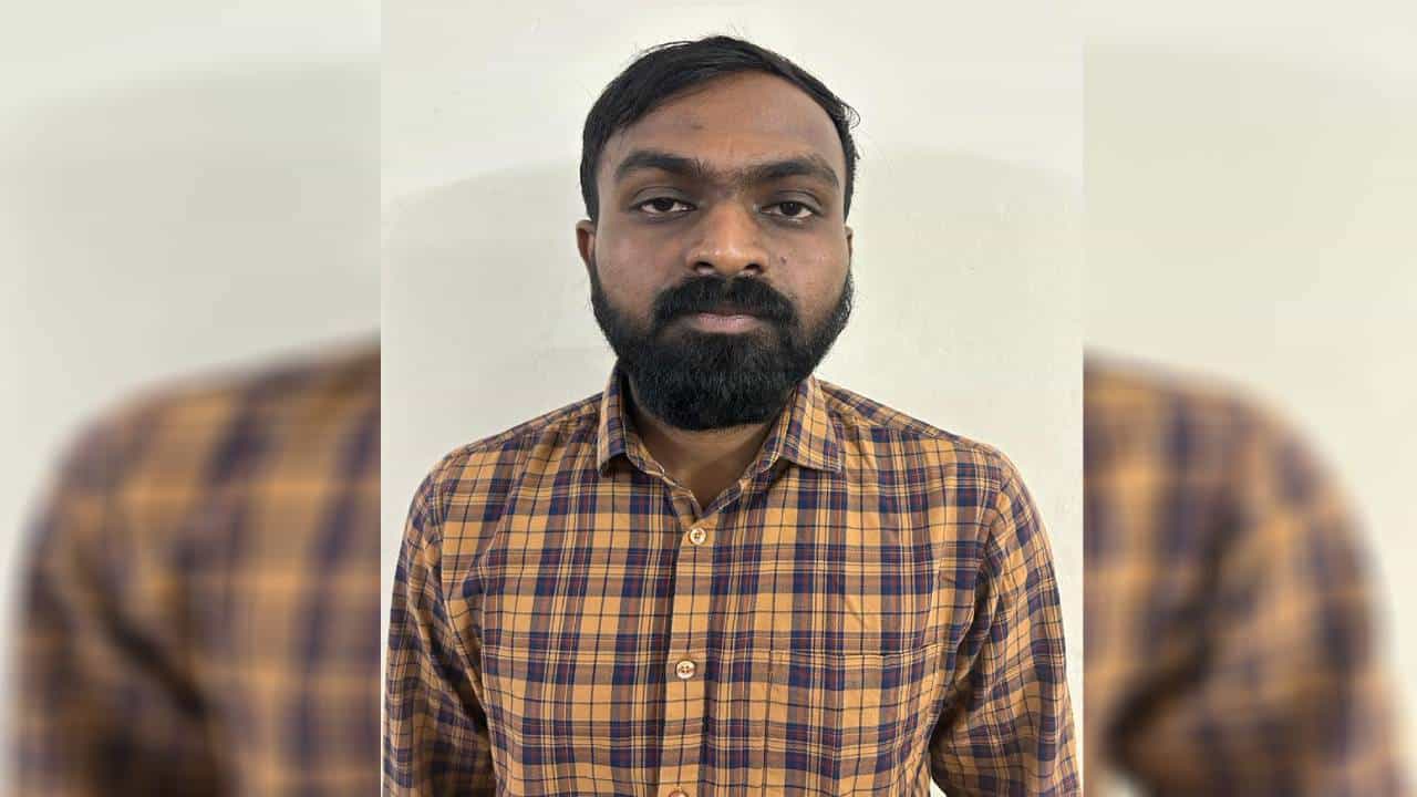 ಜೀವನ ಭೀಮಾನಗರ ಮಹಿಳಾ ಟೆಕ್ಕಿ ಕೊಲೆ ಪ್ರಕರಣ: 3 ರಾಜ್ಯಗಳನ್ನ ಸುತ್ತಿದ್ದ ಪ್ರಿಯಕರ ಕೊನೆಗೆ ಬೆಂಗಳೂರಿನಲ್ಲಿ ಲಾಕ್ ಜೀವನ ಭೀಮಾನಗರ ಮಹಿಳಾ ಟೆಕ್ಕಿ ಕೊಲೆ ಪ್ರಕರಣ: 3 ರಾಜ್ಯಗಳನ್ನ ಸುತ್ತಿದ್ದ ಪ್ರಿಯಕರ ಕೊನೆಗೆ ಬೆಂಗಳೂರಿನಲ್ಲಿ ಲಾಕ್