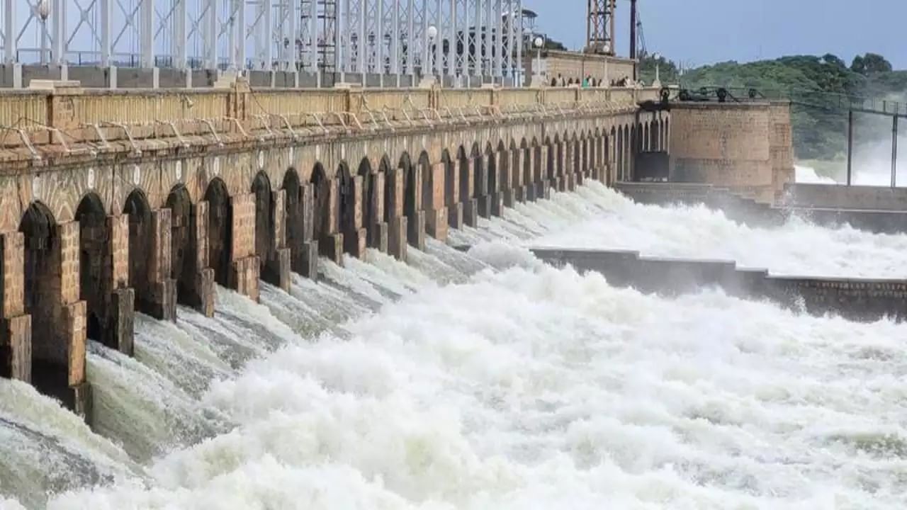 Karnataka Dam Water Level: ರಾಜ್ಯದಲ್ಲಿ ವಿವಿಧ ಜಿಲ್ಲೆಗಳಲ್ಲಿ ಜೋರು ಮಳೆ; ಜು.8ರ ಕರ್ನಾಟಕದ ಪ್ರಮುಖ ಜಲಾಶಯಗಳ ನೀರಿನ ಮಟ್ಟ ಇಲ್ಲಿದೆ Karnataka Dam Water Level: ರಾಜ್ಯದಲ್ಲಿ ವಿವಿಧ ಜಿಲ್ಲೆಗಳಲ್ಲಿ ಜೋರು ಮಳೆ; ಜು.8ರ ಕರ್ನಾಟಕದ ಪ್ರಮುಖ ಜಲಾಶಯಗಳ ನೀರಿನ ಮಟ್ಟ ಇಲ್ಲಿದೆ