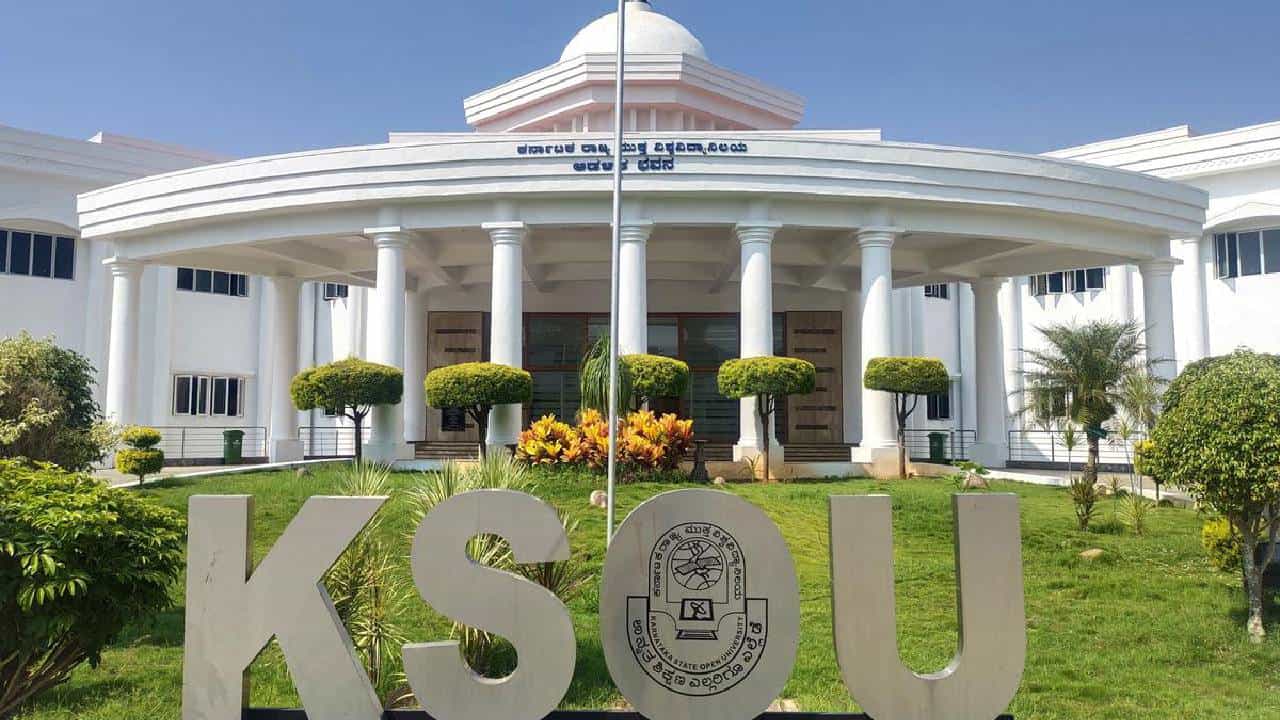 KSOU Online Courses: ಆನ್ಲೈನ್ ಕೋರ್ಸ್ಗಳಿಗೆ ಯುಜಿಸಿ ಅನುಮತಿ ನೀಡಿದೆ: ಕೆಎಸ್ಒಯು ವಿಸಿ KSOU Online Courses: ಆನ್ಲೈನ್ ಕೋರ್ಸ್ಗಳಿಗೆ ಯುಜಿಸಿ ಅನುಮತಿ ನೀಡಿದೆ: ಕೆಎಸ್ಒಯು ವಿಸಿ