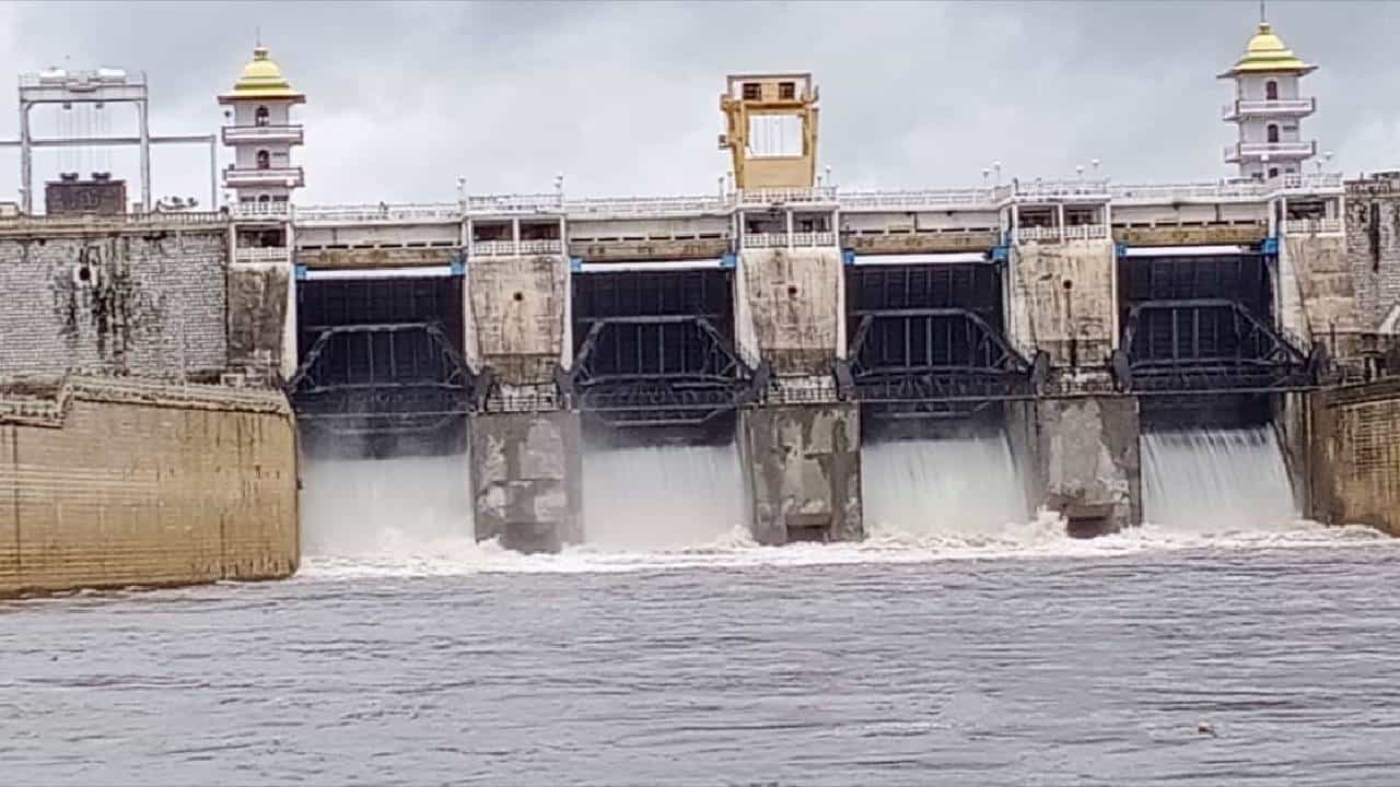 Karnataka Dam Water Level: ಆ.17ರ ರಾಜ್ಯದ ಪ್ರಮುಖ ಡ್ಯಾಂಗಳ ನೀರಿನ ಮಟ್ಟ ಇಲ್ಲಿದೆ Karnataka Dam Water Level: ಆ.17ರ ರಾಜ್ಯದ ಪ್ರಮುಖ ಡ್ಯಾಂಗಳ ನೀರಿನ ಮಟ್ಟ ಇಲ್ಲಿದೆ