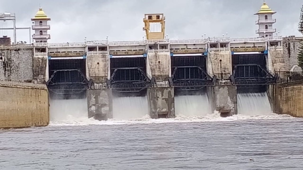 Karnataka Dam Water Level: ಜಲಾಶಯಗಳಿಗೆ ಒಳಹರಿವು ಏರಿಕೆ, ಜು.9ರ ಕರ್ನಾಟಕದ ಪ್ರಮುಖ ಡ್ಯಾಂಗಳ ನೀರಿನ ಮಟ್ಟ ಇಲ್ಲಿದೆ Karnataka Dam Water Level: ಜಲಾಶಯಗಳಿಗೆ ಒಳಹರಿವು ಏರಿಕೆ, ಜು.9ರ ಕರ್ನಾಟಕದ ಪ್ರಮುಖ ಡ್ಯಾಂಗಳ ನೀರಿನ ಮಟ್ಟ ಇಲ್ಲಿದೆ