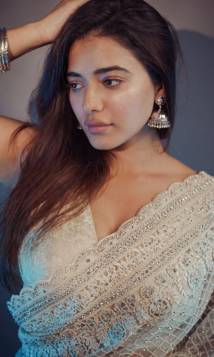 Ketika-Sharma4