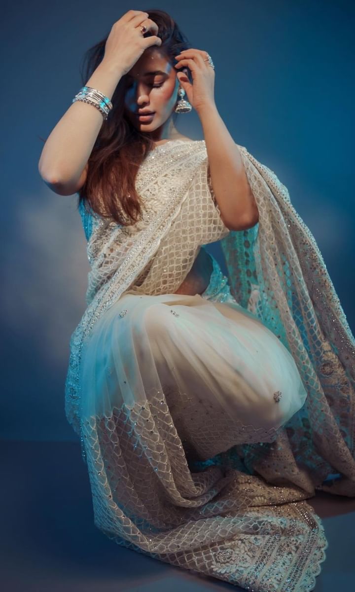 Ketika-Sharma8