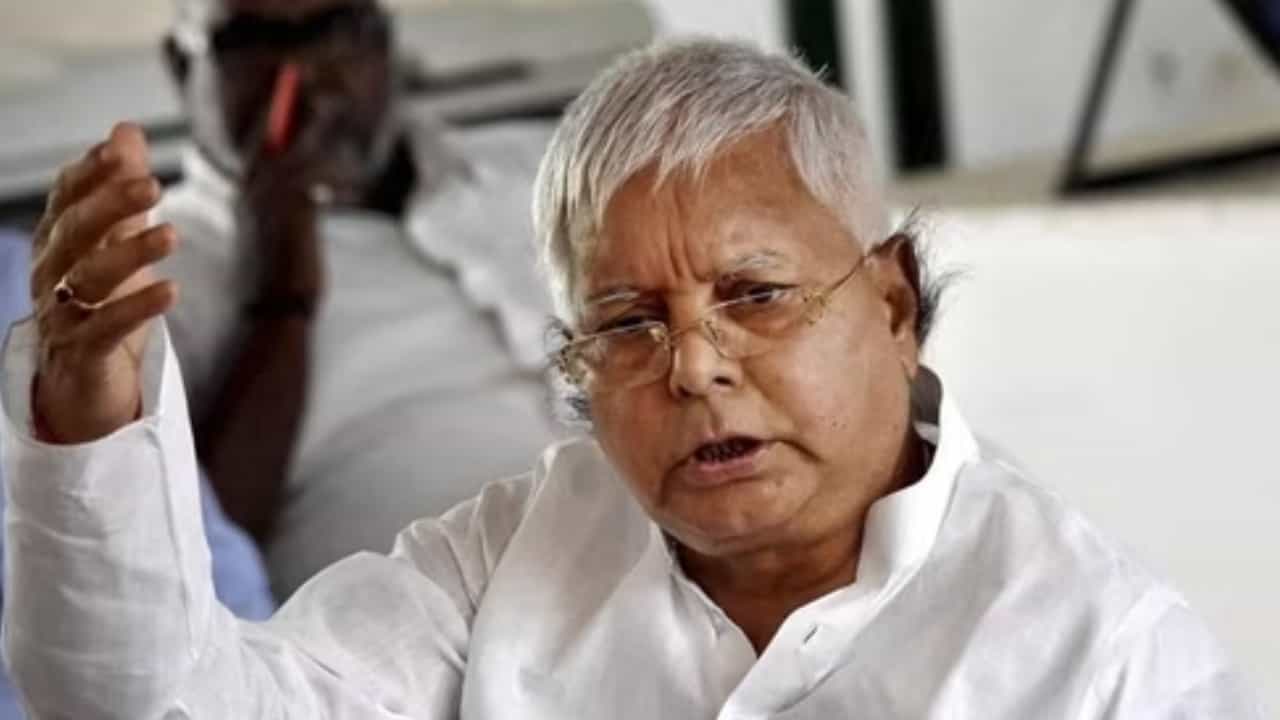 ಪತ್ನಿ ಇಲ್ಲದೆ ಪ್ರಧಾನಿ ಮನೆಯಲ್ಲಿ ಇರುವುದು ತಪ್ಪು: 'ಬೇಗ ಮದುವೆಯಾಗಿ' ಎಂದು ರಾಹುಲ್ ಗಾಂಧಿಗೆ ಸಲಹೆ ನೀಡಿದ ಲಾಲು ಪತ್ನಿ ಇಲ್ಲದೆ ಪ್ರಧಾನಿ ಮನೆಯಲ್ಲಿ ಇರುವುದು ತಪ್ಪು: 'ಬೇಗ ಮದುವೆಯಾಗಿ' ಎಂದು ರಾಹುಲ್ ಗಾಂಧಿಗೆ ಸಲಹೆ ನೀಡಿದ ಲಾಲು