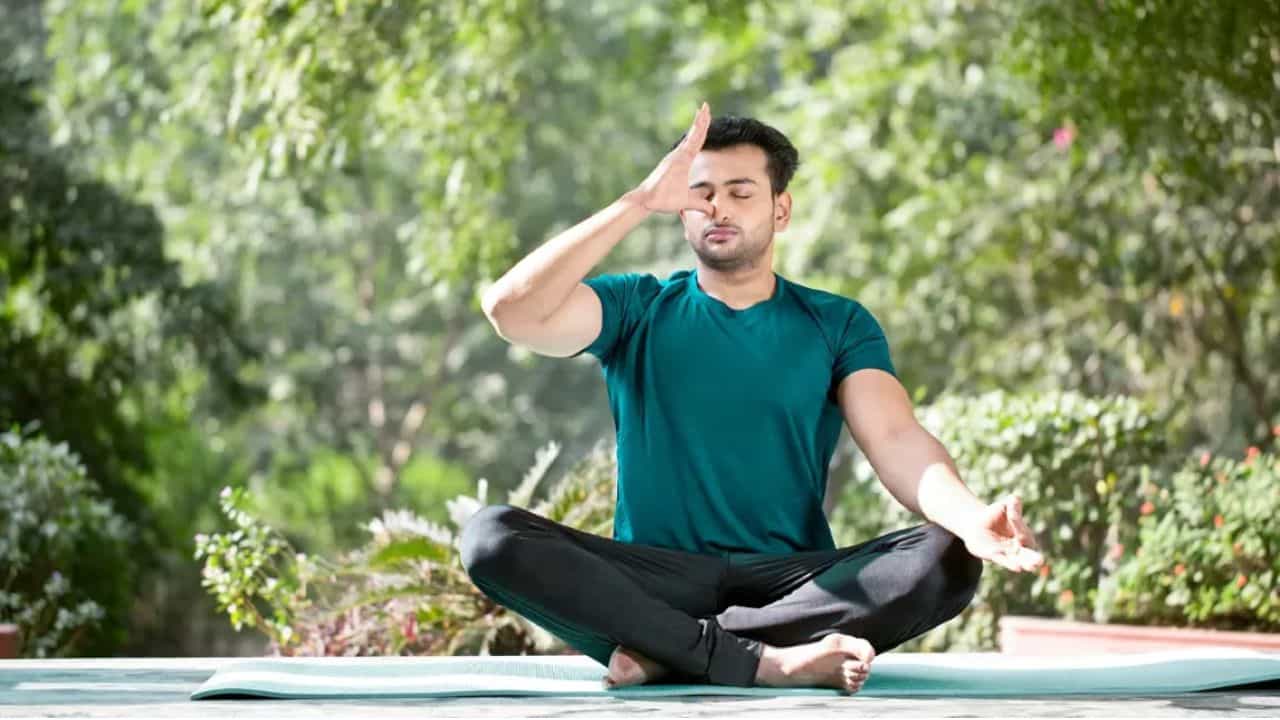 Pranayama: ಪ್ರತಿದಿನ ನಿಮ್ಮ ಮನಸ್ಸನ್ನು ಶಾಂತಗೊಳಿಸಲು ಸಹಕಾರಿ ಈ 3 ಪ್ರಾಣಾಯಾಮ Pranayama: ಪ್ರತಿದಿನ ನಿಮ್ಮ ಮನಸ್ಸನ್ನು ಶಾಂತಗೊಳಿಸಲು ಸಹಕಾರಿ ಈ 3 ಪ್ರಾಣಾಯಾಮ