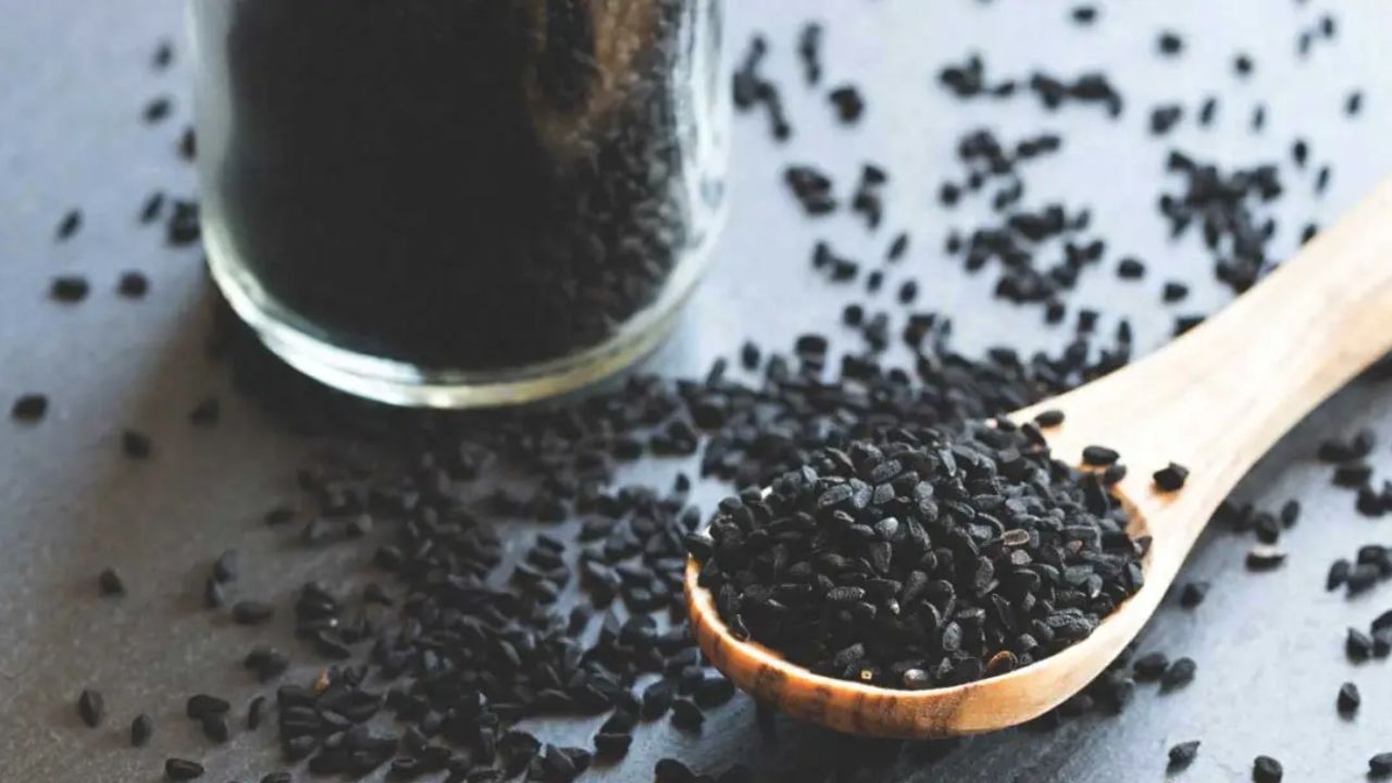 Benefits of kalonji: ಕಪ್ಪು ಎಳ್ಳು ತಿನ್ನುವುದರಿಂದಾಗುವ ಉಪಯೋಗಗಳೇನು? ಇಲ್ಲಿವೆ 5 ಆರೋಗ್ಯ ಪ್ರಯೋಜನ