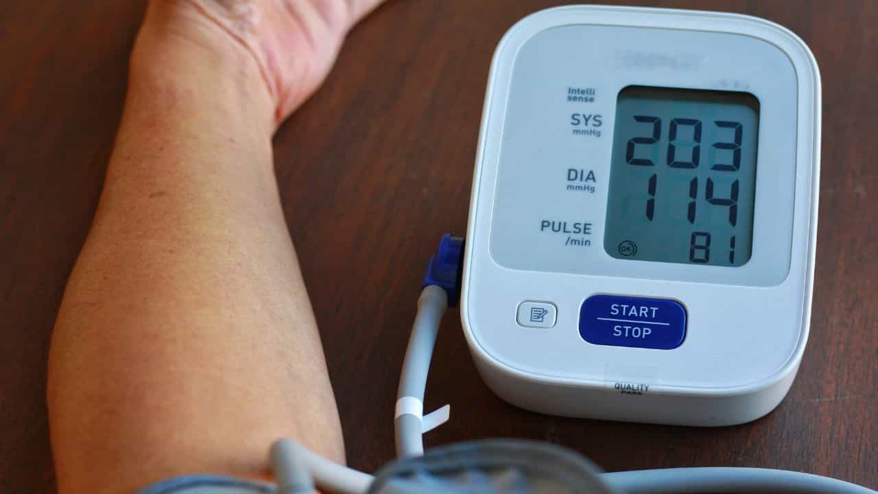 High Blood Pressure: ಅಧಿಕ ರಕ್ತದೊತ್ತಡವನ್ನು ನಿಯಂತ್ರಿಸಲು ಈ ಮೂರು ಪಾನೀಯಗಳನ್ನು ಸೇವಿಸಿ High Blood Pressure: ಅಧಿಕ ರಕ್ತದೊತ್ತಡವನ್ನು ನಿಯಂತ್ರಿಸಲು ಈ ಮೂರು ಪಾನೀಯಗಳನ್ನು ಸೇವಿಸಿ