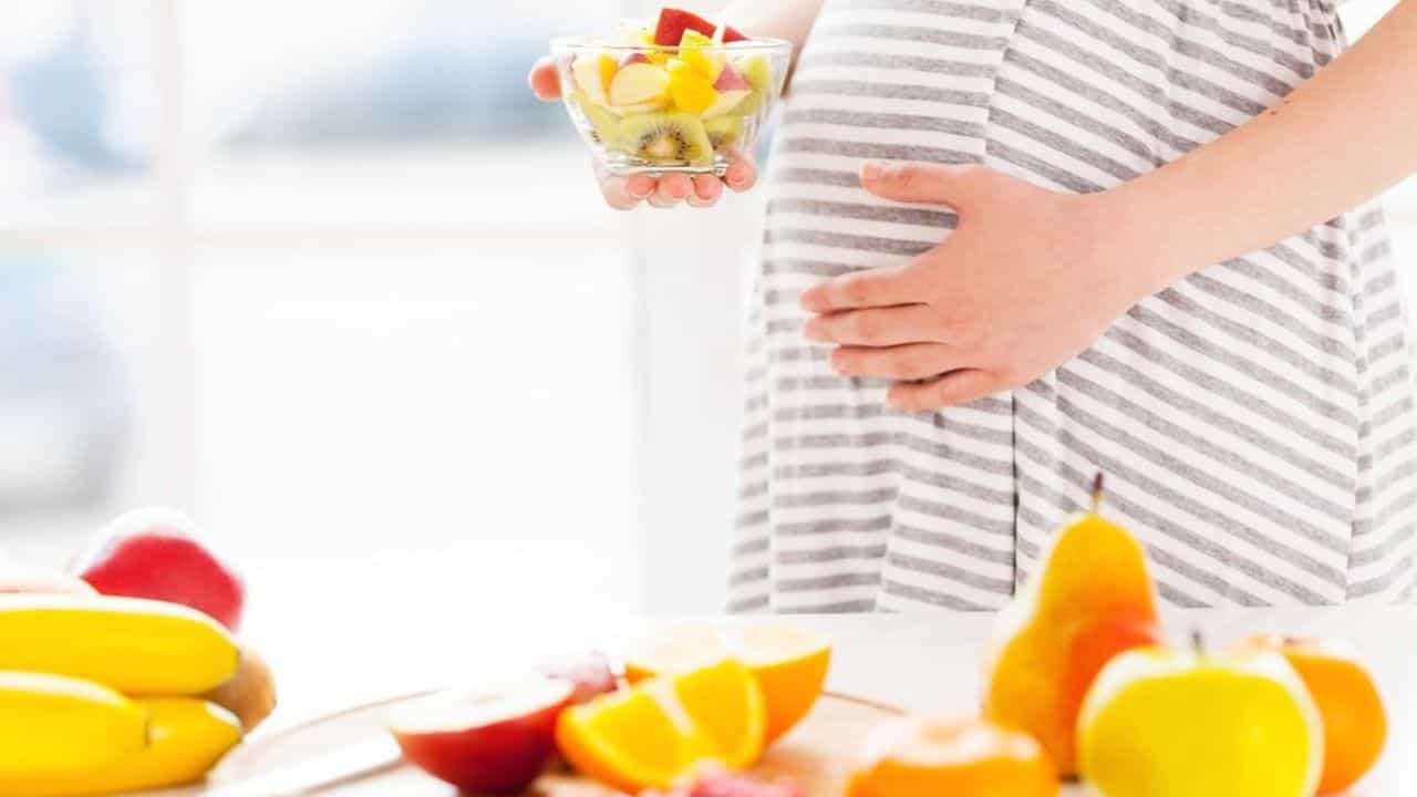 Pregnancy Tips: ಗರ್ಭಿಣಿಯರು ವಿಶೇಷವಾಗಿ ಯಾವ ಆಹಾರಗಳನ್ನು ಸೇವಿಸಬೇಕು? ಇಲ್ಲಿದೆ ಮಾಹಿತಿ Pregnancy Tips: ಗರ್ಭಿಣಿಯರು ವಿಶೇಷವಾಗಿ ಯಾವ ಆಹಾರಗಳನ್ನು ಸೇವಿಸಬೇಕು? ಇಲ್ಲಿದೆ ಮಾಹಿತಿ