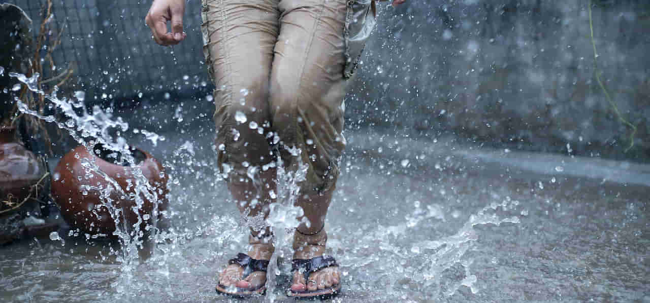 Monsoon Hacks: ಮಳೆಗಾಲದಲ್ಲಿ ಒದ್ದೆ ಬಟ್ಟೆ ಧರಿಸ್ತೀರಾ? ಈ ಅಪಾಯ ಖಂಡಿತ, ಇಲ್ಲಿದೆ ತಜ್ಞರ ಸಲಹೆ