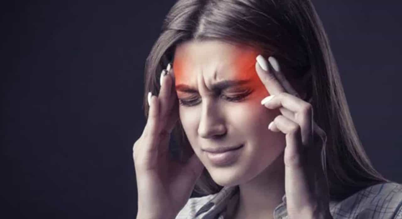 Migraine Headache: ಮೈಗ್ರೇನ್ ತಲೆ ನೋವಿನ ಕಿರಿಕಿರಿಯಿಂದ ಮುಕ್ತಿಗೆ ಇಲ್ಲಿದೆ ಸರಳ ಪರಿಹಾರ Migraine Headache: ಮೈಗ್ರೇನ್ ತಲೆ ನೋವಿನ ಕಿರಿಕಿರಿಯಿಂದ ಮುಕ್ತಿಗೆ ಇಲ್ಲಿದೆ ಸರಳ ಪರಿಹಾರ