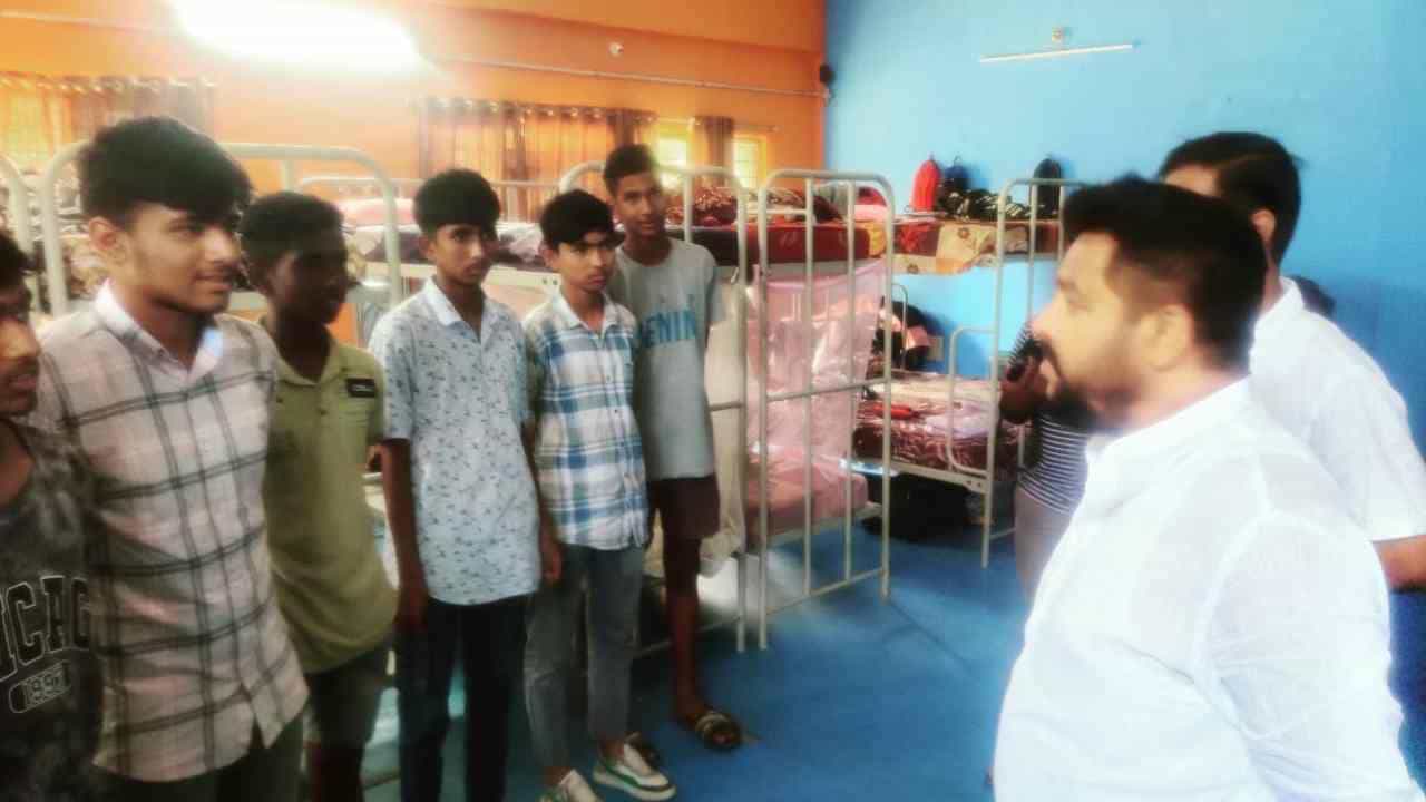 ಬಿಡಿಎಎ ಫುಟ್ಬಾಲ್ ಮೈದಾನ ಮತ್ತು ಕ್ರೀಡಾ ವಸತಿ ನಿಲಯಕ್ಕೆ ಸಚಿವ ಬಿ ನಾಗೇಂದ್ರ ದಿಢೀರ್ ಭೇಟಿ ಪರಿಶೀಲನೆ! ಬಿಡಿಎಎ ಫುಟ್ಬಾಲ್ ಮೈದಾನ ಮತ್ತು ಕ್ರೀಡಾ ವಸತಿ ನಿಲಯಕ್ಕೆ ಸಚಿವ ಬಿ ನಾಗೇಂದ್ರ ದಿಢೀರ್ ಭೇಟಿ ಪರಿಶೀಲನೆ!