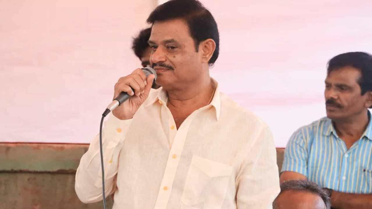 ಸಚಿವರಾಗಿದ್ದಾಗ ಮುನಿರತ್ನ ಹನಿಟ್ರ್ಯಾಪ್ ಮಾಡಿಸುತ್ತಿದ್ದರು, ಅದಕ್ಕಾಗಿಯೇ ಸ್ಟುಡಿಯೋ ಇಟ್ಟುಕೊಂಡಿದ್ದಾರೆ: ಬೆಂಬಲಿಗ ವೇಲು ಗಂಭೀರ ಆರೋಪ ಸಚಿವರಾಗಿದ್ದಾಗ ಮುನಿರತ್ನ ಹನಿಟ್ರ್ಯಾಪ್ ಮಾಡಿಸುತ್ತಿದ್ದರು, ಅದಕ್ಕಾಗಿಯೇ ಸ್ಟುಡಿಯೋ ಇಟ್ಟುಕೊಂಡಿದ್ದಾರೆ: ಬೆಂಬಲಿಗ ವೇಲು ಗಂಭೀರ ಆರೋಪ