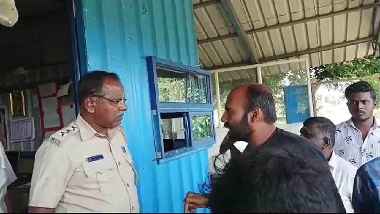 ಅಕ್ರಮಗಳ ಹೆಬ್ಬಾಗಿಲಾದ ನಂಗಲಿ ಚೆಕ್ ಪೋಸ್ಟ್; ಕರ್ತವ್ಯ ಮರೆತು ಜೇಬು ತುಂಬಿಸುತ್ತಿರುವ ಆರ್ಟಿಒ ಅಧಿಕಾರಿಗಳು ಅಕ್ರಮಗಳ ಹೆಬ್ಬಾಗಿಲಾದ ನಂಗಲಿ ಚೆಕ್ ಪೋಸ್ಟ್; ಕರ್ತವ್ಯ ಮರೆತು ಜೇಬು ತುಂಬಿಸುತ್ತಿರುವ ಆರ್ಟಿಒ ಅಧಿಕಾರಿಗಳು