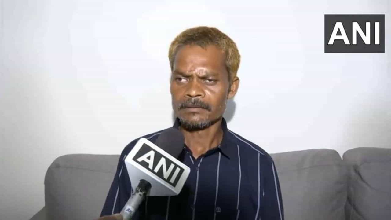 Urination Case: ತನ್ನ ಮೇಲೆ ಮೂತ್ರ ವಿಸರ್ಜನೆ ಮಾಡಿದ ವ್ಯಕ್ತಿಯನ್ನು ಬಿಡುಗಡೆ ಮಾಡಿ ಎಂದ ದಶ್ಮತ್ ರಾವತ್ Urination Case: ತನ್ನ ಮೇಲೆ ಮೂತ್ರ ವಿಸರ್ಜನೆ ಮಾಡಿದ ವ್ಯಕ್ತಿಯನ್ನು ಬಿಡುಗಡೆ ಮಾಡಿ ಎಂದ ದಶ್ಮತ್ ರಾವತ್