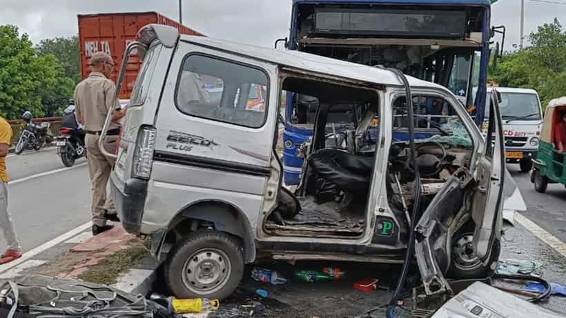 Accident: ಚಾಲಕನ ನಿಯಂತ್ರಣ ತಪ್ಪಿ ವ್ಯಾನ್ ಡಿವೈಡರ್ ಮೇಲೆ ಜಿಗಿದು ಎದುರಿನಿಂದ ಬರುತ್ತಿದ್ದ ಡಿಟಿಸಿ ಬಸ್ಗೆ ಡಿಕ್ಕಿ ಹೊಡೆದ ಪರಿಣಾಮ 3 ಜನ ಸಾವು