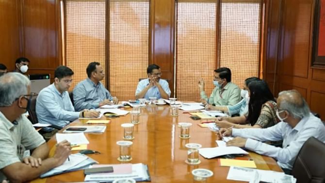 Kejriwal Calls Emergency Meet: ಯಮುನಾ ನದಿಯ ನೀರಿನ ಮಟ್ಟ ಹೆಚ್ಚಳ, ದೆಹಲಿಯಲ್ಲಿ ಪ್ರವಾಹ ಸಾಧ್ಯತೆ, ಸಿಎಂ ಕೇಜ್ರಿವಾಲ್ ತುರ್ತು ಸಭೆ Kejriwal Calls Emergency Meet: ಯಮುನಾ ನದಿಯ ನೀರಿನ ಮಟ್ಟ ಹೆಚ್ಚಳ, ದೆಹಲಿಯಲ್ಲಿ ಪ್ರವಾಹ ಸಾಧ್ಯತೆ, ಸಿಎಂ ಕೇಜ್ರಿವಾಲ್ ತುರ್ತು ಸಭೆ