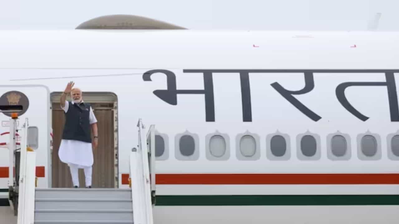 PM Modi France visit: ಇಂದಿನಿಂದ ಪ್ರಧಾನಿ ಮೋದಿ 2 ದಿನಗಳ ಫ್ರಾನ್ಸ್ ಪ್ರವಾಸ, ಕಾರ್ಯಕ್ರಮದ ವೇಳಾಪಟ್ಟಿ ಇಲ್ಲಿದೆ PM Modi France visit: ಇಂದಿನಿಂದ ಪ್ರಧಾನಿ ಮೋದಿ 2 ದಿನಗಳ ಫ್ರಾನ್ಸ್ ಪ್ರವಾಸ, ಕಾರ್ಯಕ್ರಮದ ವೇಳಾಪಟ್ಟಿ ಇಲ್ಲಿದೆ