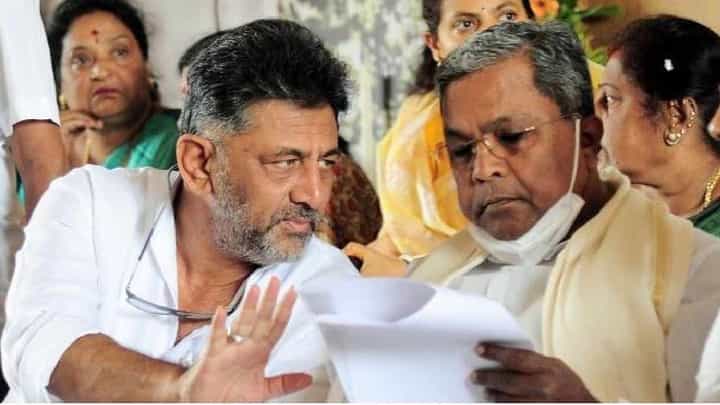 Siddaramaiah: ಒಂದೇ ವೇದಿಕೆಯಲ್ಲಿದ್ದರೂ ಸಿಎಂ-ಡಿಸಿಎಂ ನಡುವೆ ಮಾತಿಲ್ಲ.. ಕತೆಯಿಲ್ಲ! Siddaramaiah: ಒಂದೇ ವೇದಿಕೆಯಲ್ಲಿದ್ದರೂ ಸಿಎಂ-ಡಿಸಿಎಂ ನಡುವೆ ಮಾತಿಲ್ಲ.. ಕತೆಯಿಲ್ಲ!
