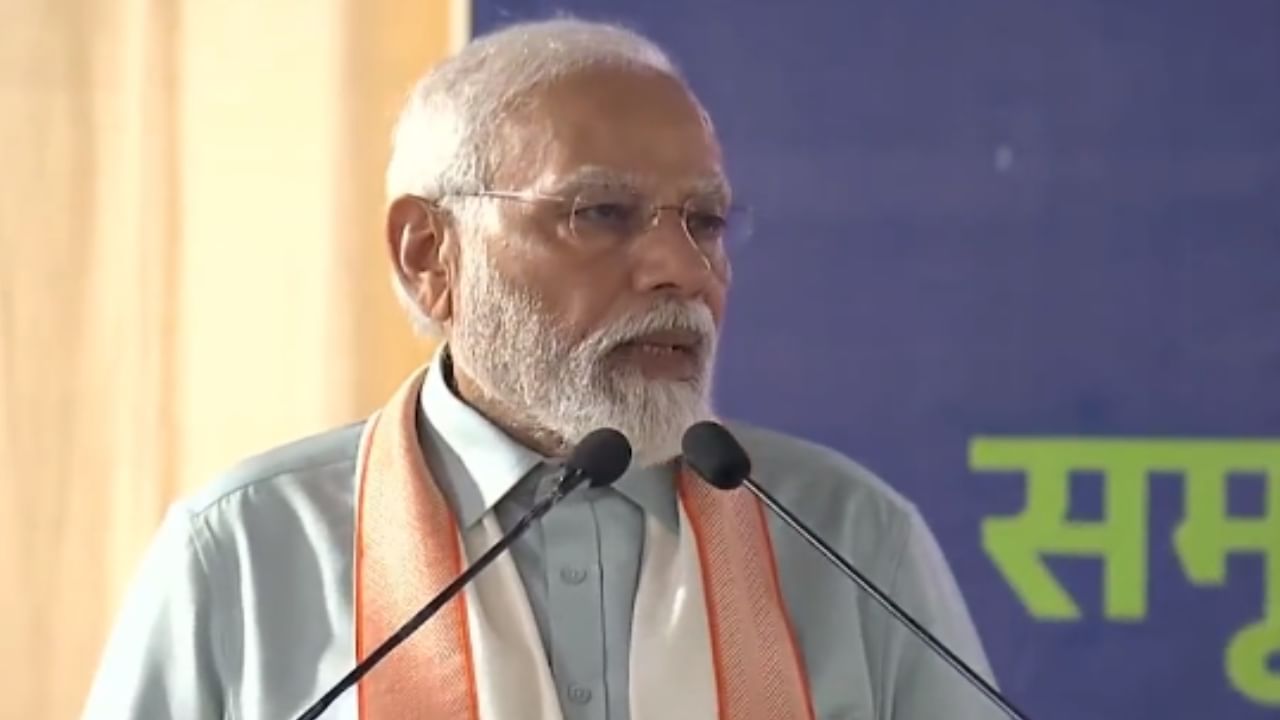 ಕೇಂದ್ರ ಸರ್ಕಾರ ರೈತರ ಹಿತದೃಷ್ಟಿಯಿಂದ ನಿರ್ಧಾರಗಳನ್ನು ತೆಗೆದುಕೊಳ್ಳುತ್ತದೆ, ಅವರನ್ನು ಸಂಕಷ್ಟಕ್ಕೊಳಗಾಗಲು ಬಿಡುವುದಿಲ್ಲ: ಮೋದಿ ಕೇಂದ್ರ ಸರ್ಕಾರ ರೈತರ ಹಿತದೃಷ್ಟಿಯಿಂದ ನಿರ್ಧಾರಗಳನ್ನು ತೆಗೆದುಕೊಳ್ಳುತ್ತದೆ, ಅವರನ್ನು ಸಂಕಷ್ಟಕ್ಕೊಳಗಾಗಲು ಬಿಡುವುದಿಲ್ಲ: ಮೋದಿ