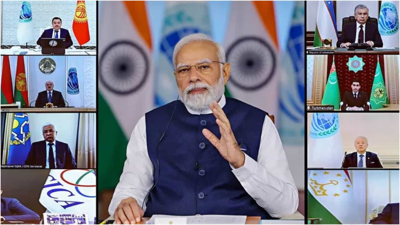 SCO Summit 2023: ಪಾಕಿಸ್ತಾನ ಪಿಎಂ ಸಮ್ಮುಖದಲ್ಲೇ ಭಯೋತ್ಪಾದನೆ ಬಗ್ಗೆ ಪ್ರಸ್ತಾಪಿಸಿ ಪ್ರಧಾನಿ ಮೋದಿ ಟಾಂಗ್ SCO Summit 2023: ಪಾಕಿಸ್ತಾನ ಪಿಎಂ ಸಮ್ಮುಖದಲ್ಲೇ ಭಯೋತ್ಪಾದನೆ ಬಗ್ಗೆ ಪ್ರಸ್ತಾಪಿಸಿ ಪ್ರಧಾನಿ ಮೋದಿ ಟಾಂಗ್